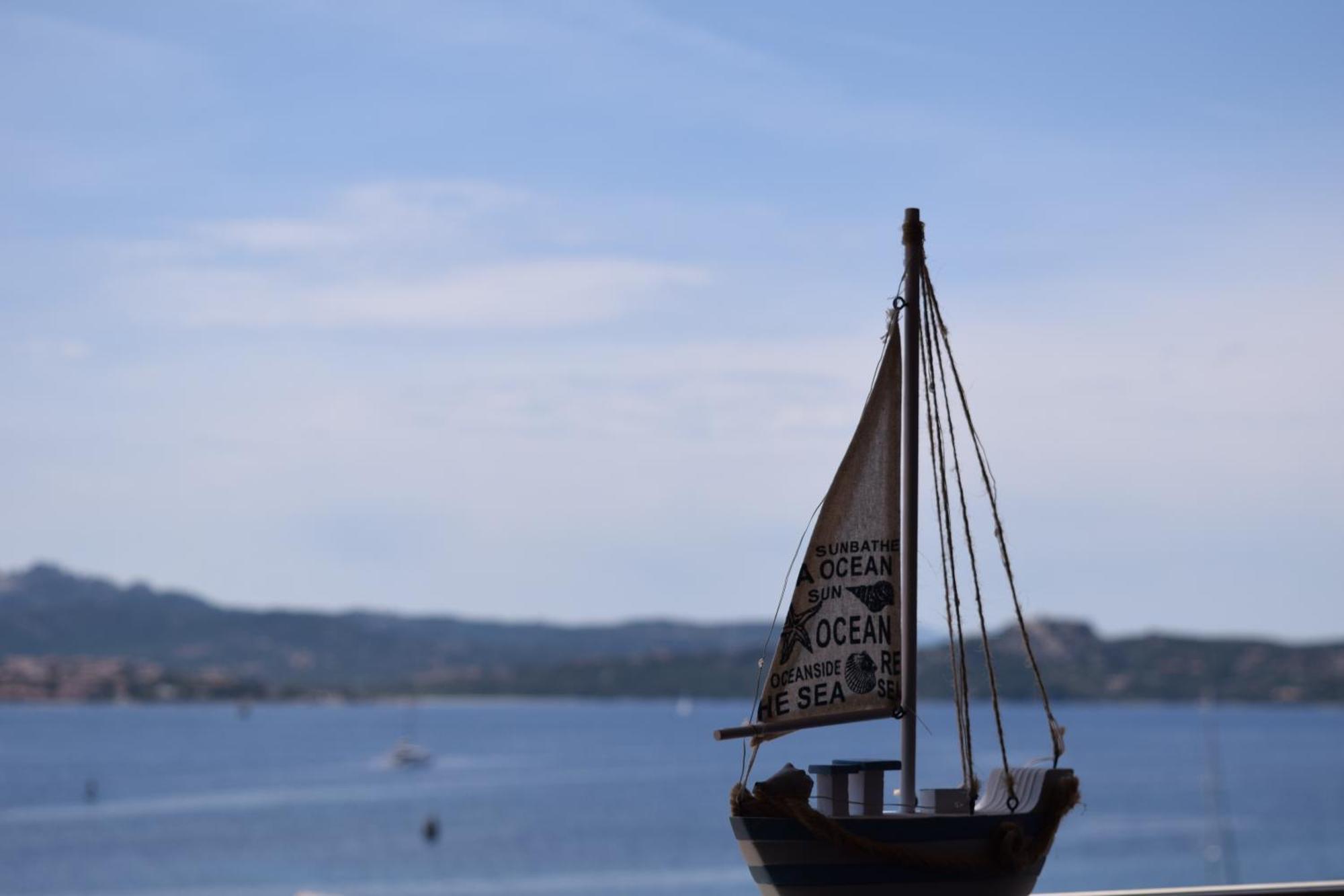 Appartamento Vista Mare A La Maddalena Exterior foto